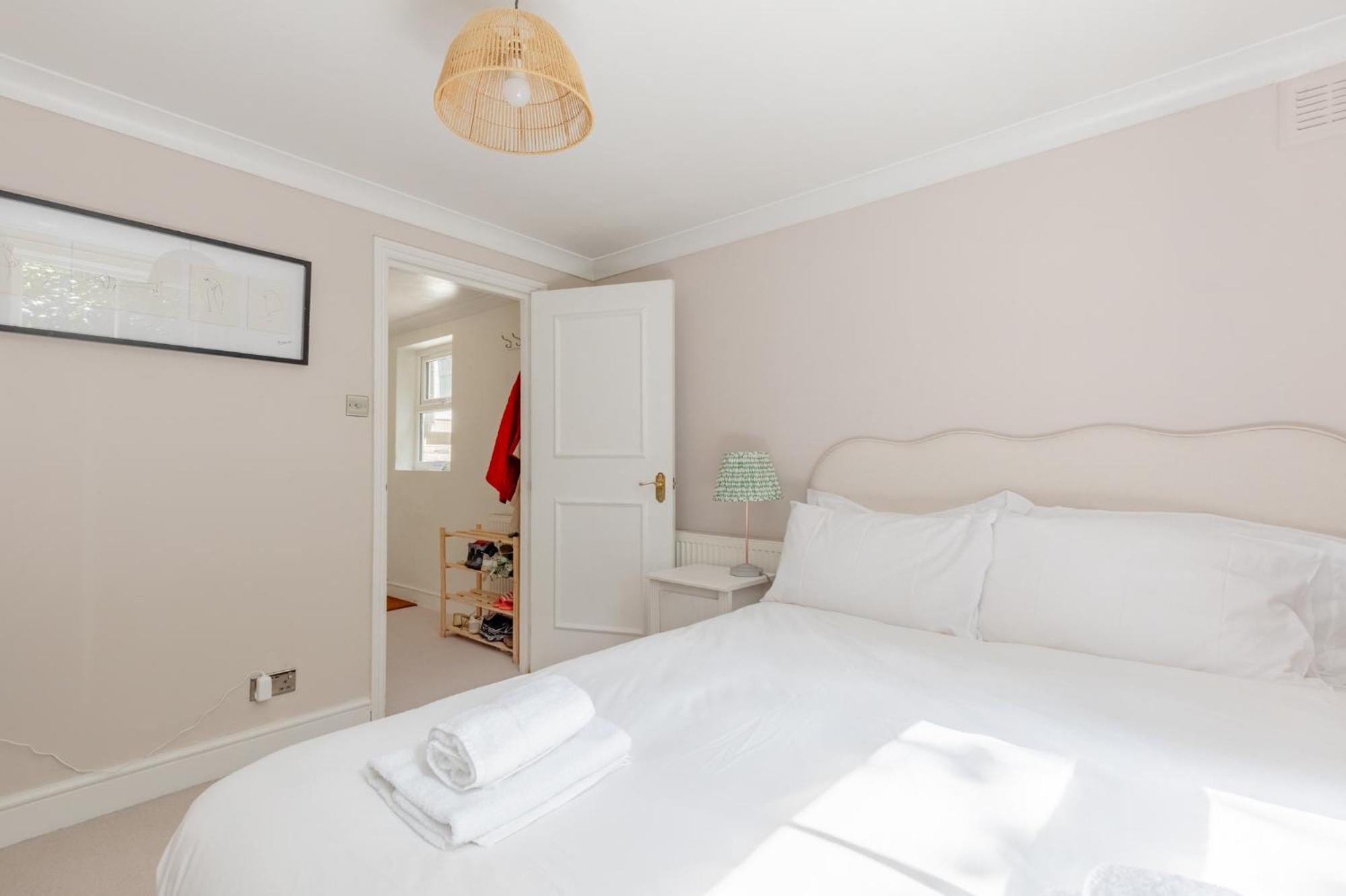 Light-filled 2bd Flat Minutes To Clapham Station Apartment London